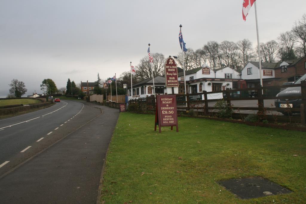 The Kings Head Inn Gloucester Bagian luar foto